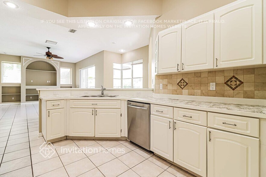 Building Photo - 534 Equine Dr