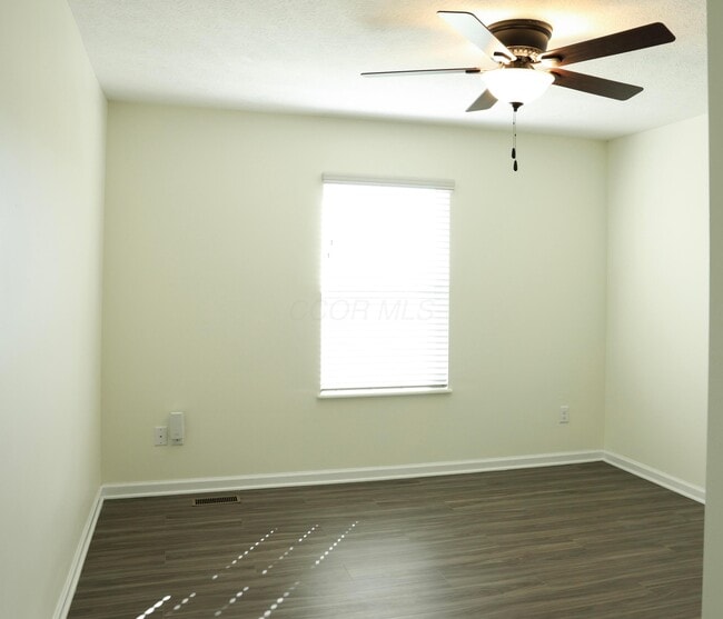 Building Photo - 11921 Warbler Wy