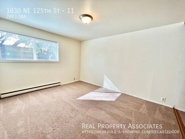 Building Photo - 1030 NE 125th St