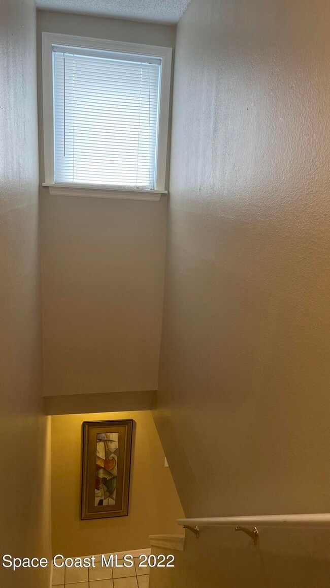 Building Photo - 1425 Malibu Cir NE