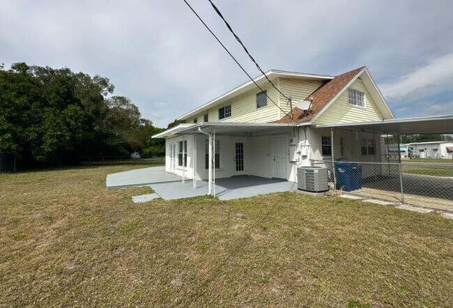 Building Photo - 3912 5th St Cir E