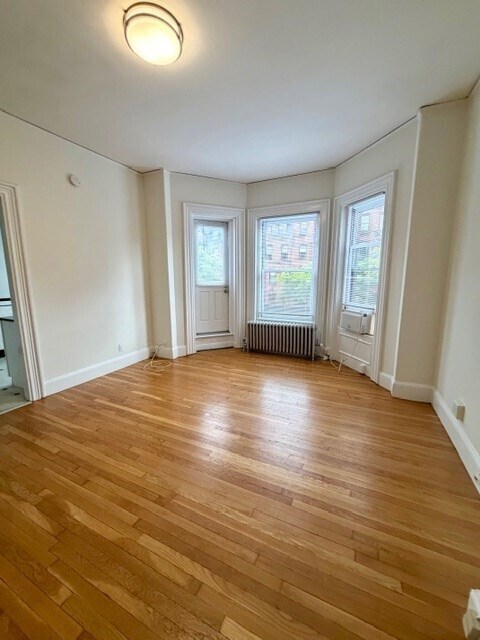 Building Photo - 256 Newbury St