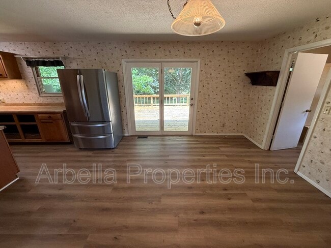 Building Photo - 2708 Granbrook Dr