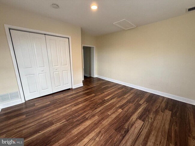 Building Photo - 1859 E Ridge Pike