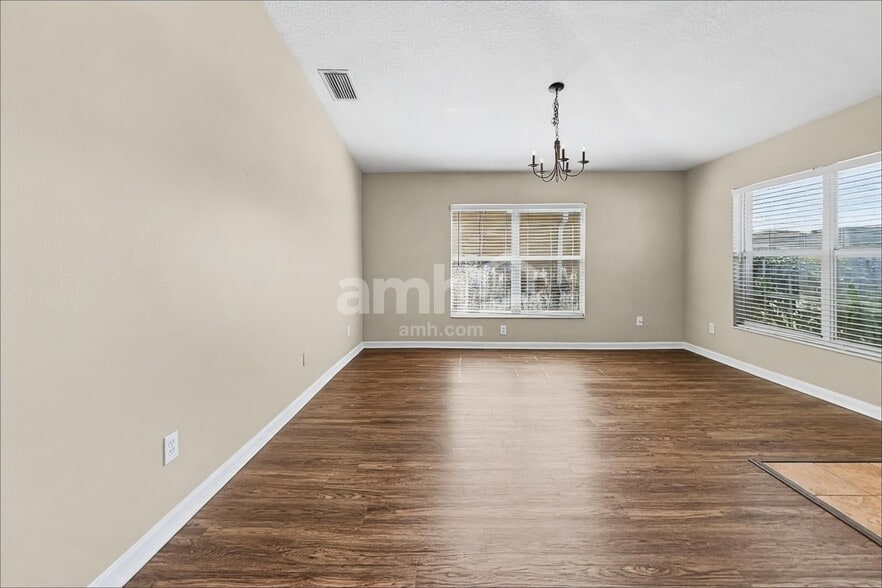 Building Photo - 12024 Cedarfield Dr