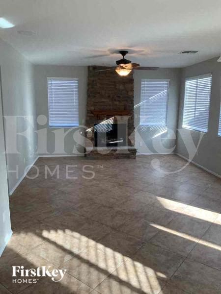 Building Photo - 18021 W Sunnyslope Ln
