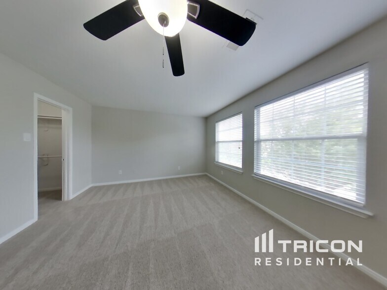 Building Photo - 2119 Summit Meadow Dr