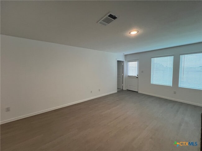 Building Photo - 534 Chevre Rd