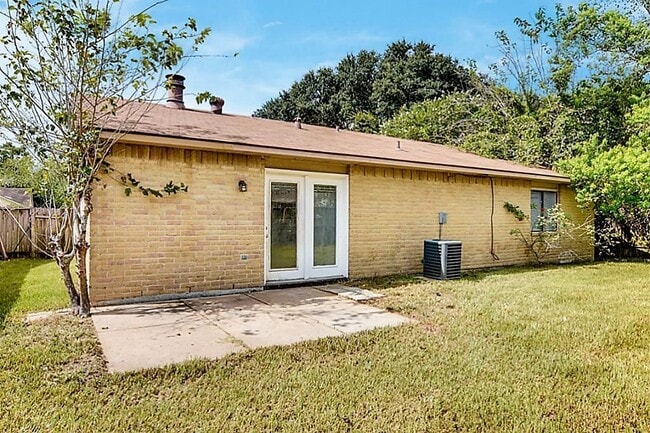 Building Photo - 6907 Tara Dr