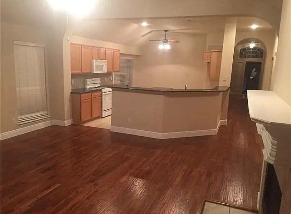 Building Photo - 2525 Persimmon Dr
