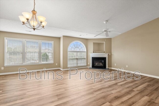 Building Photo - 6113 Hedgecock Cir