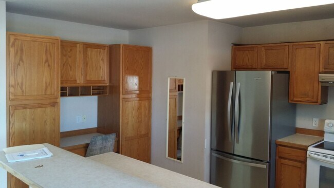 Building Photo - 2503 Lily Dr