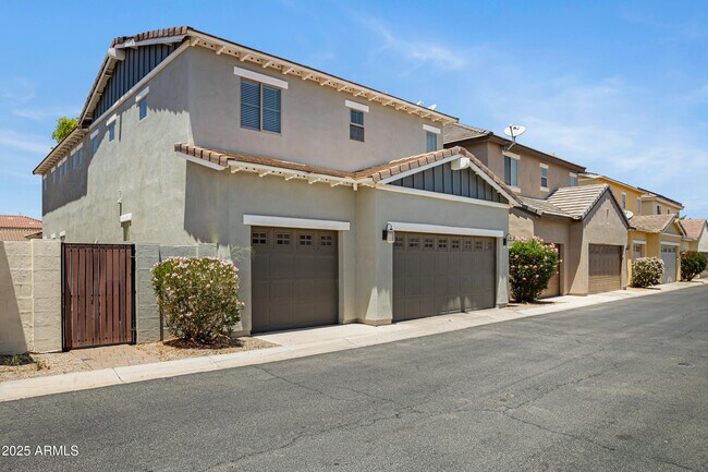 Building Photo - 1331 S Colt Dr