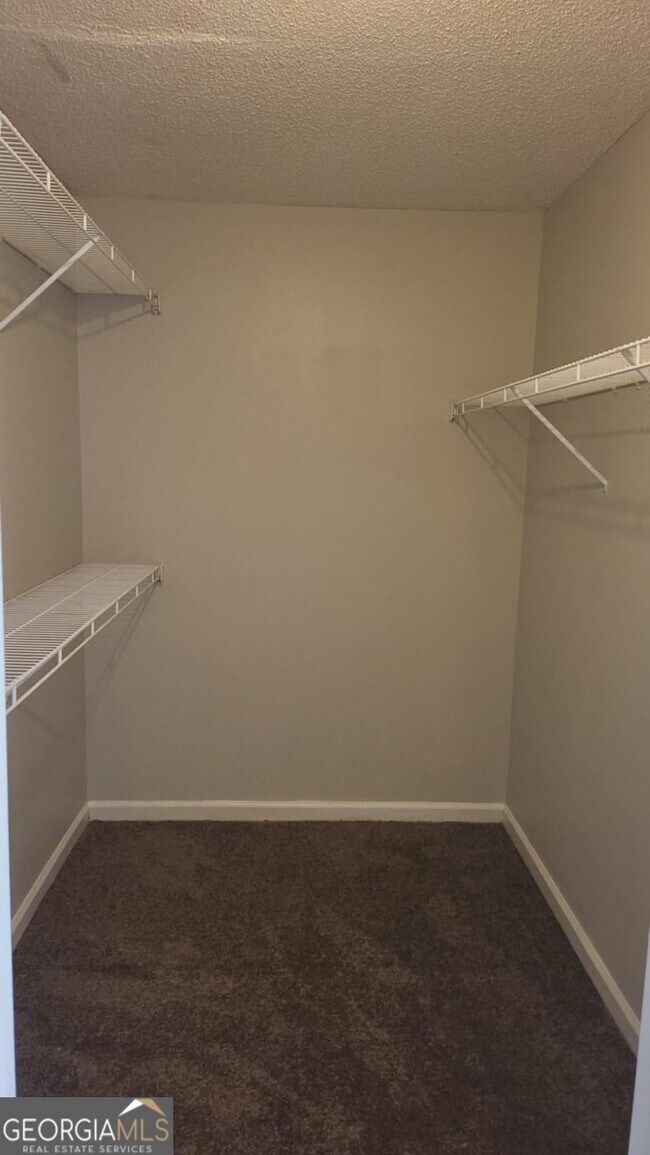 Building Photo - 4365 White Pines Ct