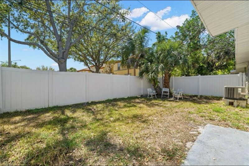 Building Photo - 185-187 38th Ave SE