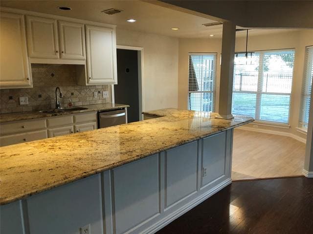 Building Photo - 10172 Wandering Way St