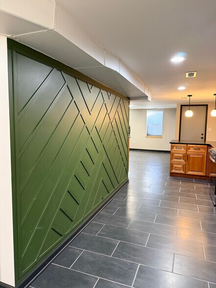 Building Photo - 2050 W Cullerton St