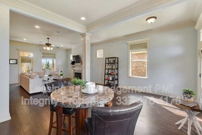 Building Photo - 308 Overbrook Dr