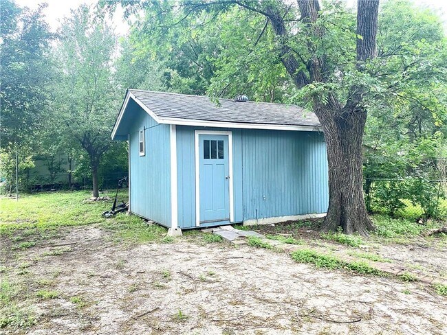 Building Photo - 6211 Club Terrace