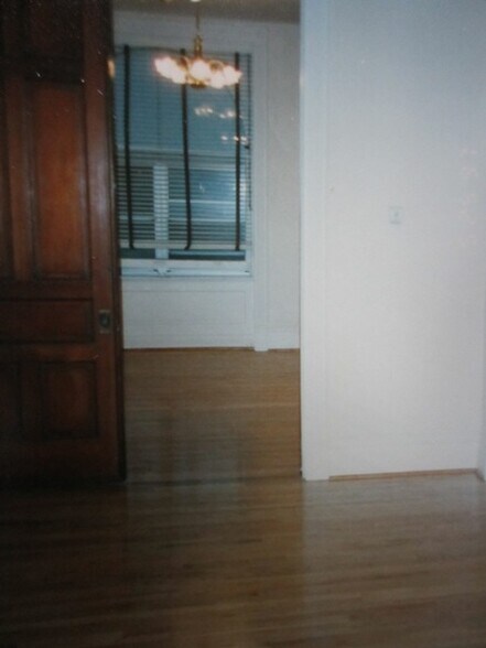 pocket door DR to LR - 3913 Flad Ave
