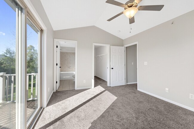 Building Photo - 300 Taddeo Dr