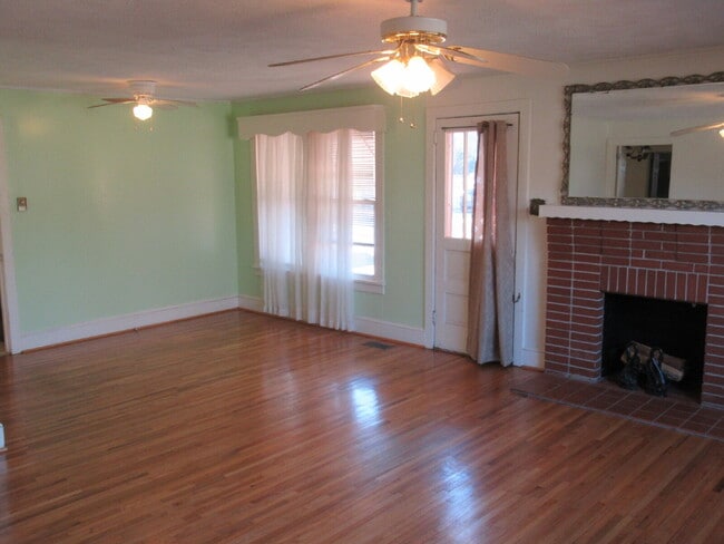 Building Photo - Home for Rent In Lincolnton