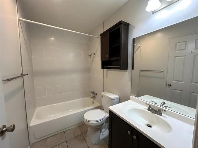 Building Photo - 7600 St Amant Pl