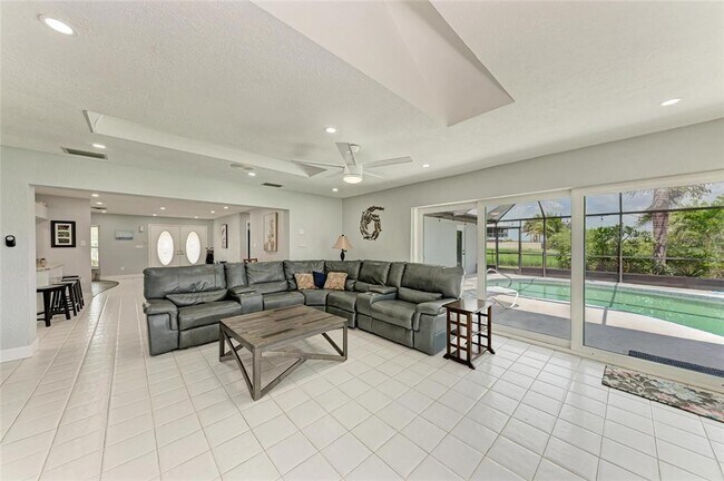 Building Photo - 3376 Peace River Dr