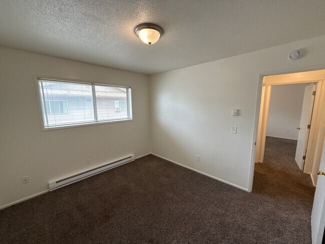 Building Photo - 3930 Iberis St NE