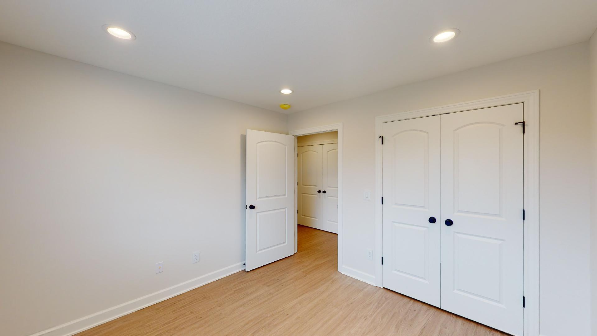 Building Photo - 908 Willow Pl