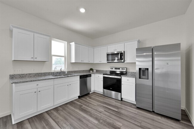 Building Photo - 14818 Calderon Dr