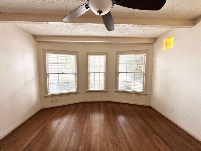 Building Photo - 709 W 34th St