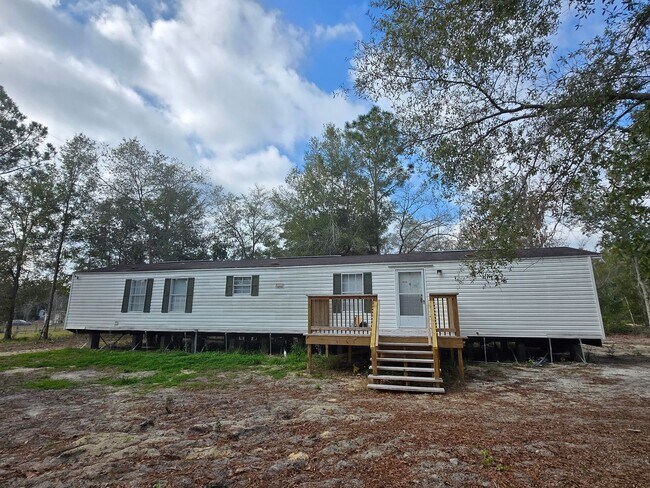 Building Photo - 2/2 Half Acre Mobile Home in Keystone Heights