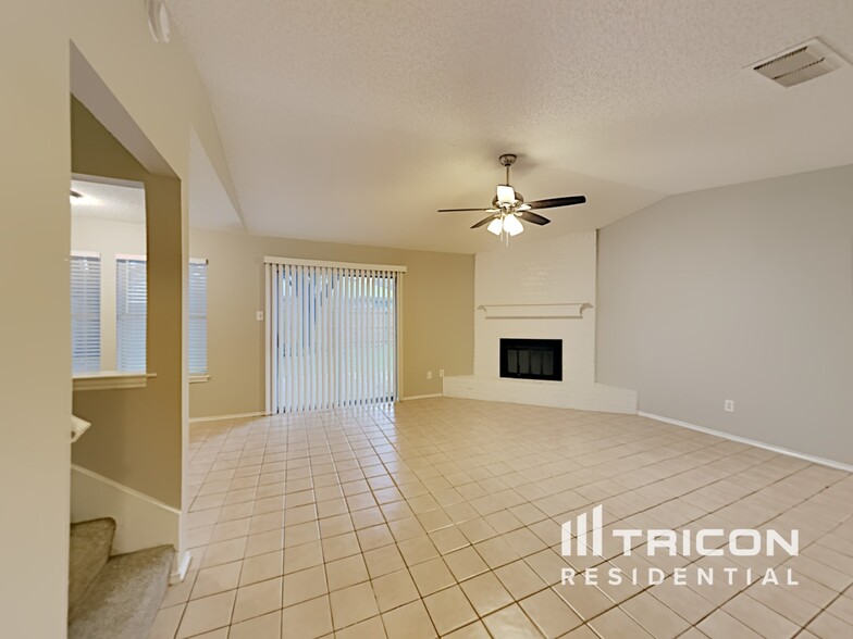 Building Photo - 6705 Lampe Ct