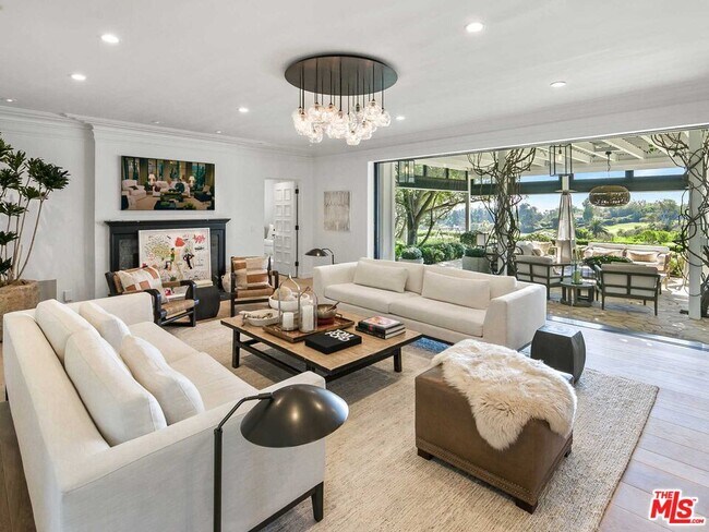 Building Photo - 657 Perugia Way