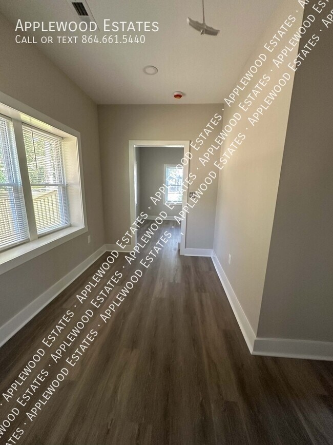 Building Photo - 261 Miller Line