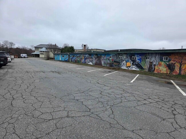 Building Photo - 96 N Main St