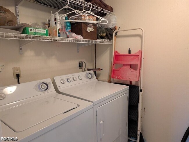 Building Photo - 719 SW 47th Terrace