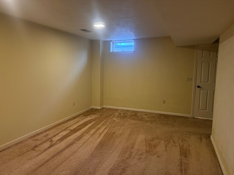 Building Photo - 55 Frenchwoods Cir