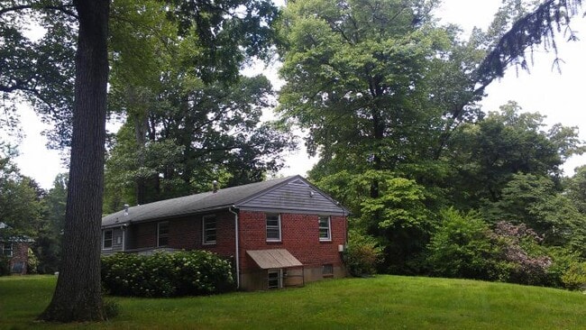 Building Photo - 2319 Stryker Ave