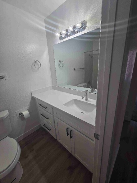 Building Photo - 7121 W Sierra Vista Dr