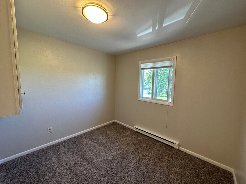 Building Photo - 6995 W 200 N
