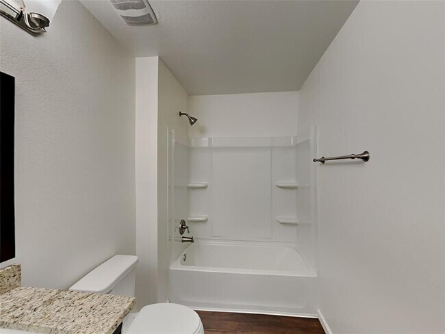 Building Photo - 5023 Highland Crest Dr