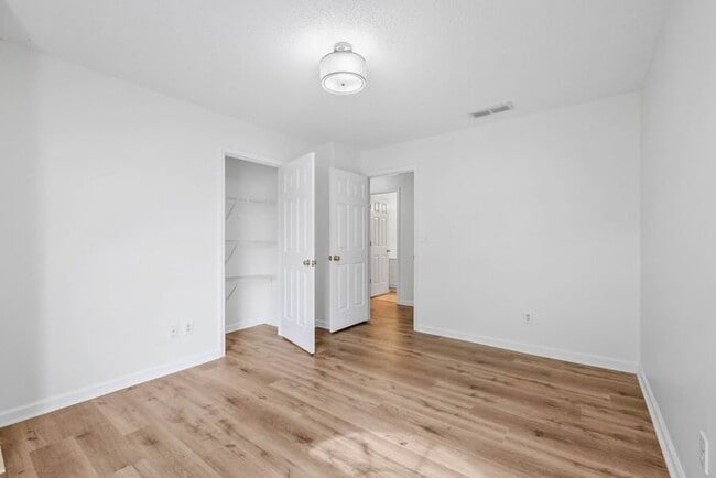 Building Photo - 5840 Haterleigh Dr