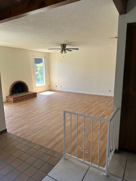 Building Photo - 4755 N San Pablo Ave