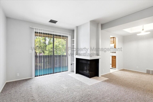 Building Photo - 6871 Countrywoods Cir
