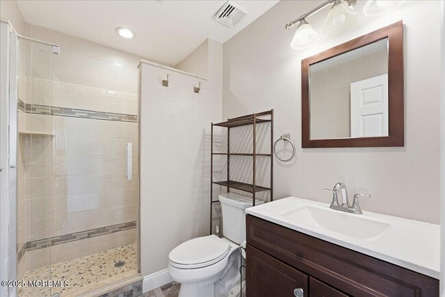 Building Photo - 674 Park Ave