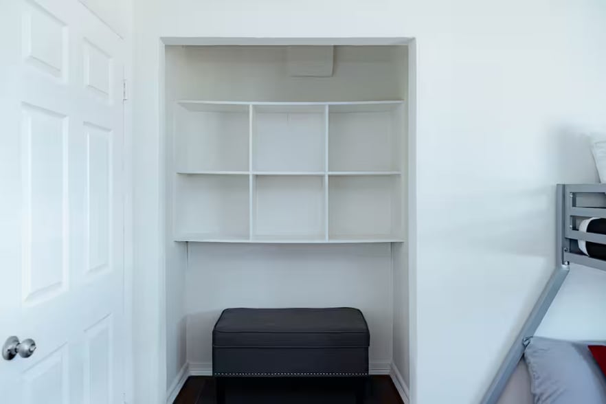 Building Photo - 1011 E Wintergreen Rd