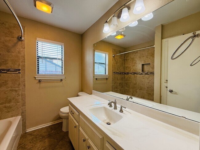 Building Photo - 1135 W Johnathan Way