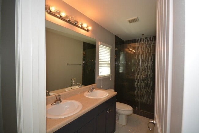 Building Photo - 45 Crystal Lake Dr